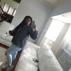 Meet your Posher, Whitney